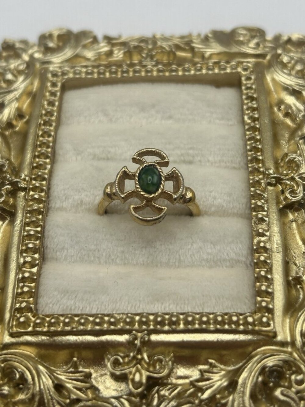 Vintage 1973 Avon Baroness Ring Gold Tone Faux Jade Maltese Cross Size 7.5 Gift - Picture 5 of 12